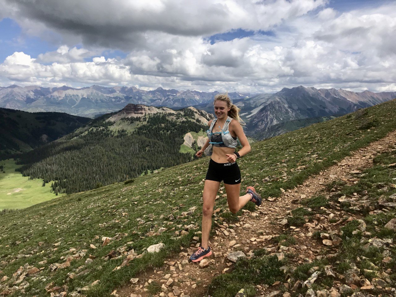 Kelly's sister Haley bombs the descent